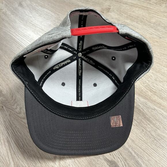 Mitchell & Ness Chicago Bulls Hat Snapback NBA Basketball Jordan Gray Black Cap - Picture 3 of 8